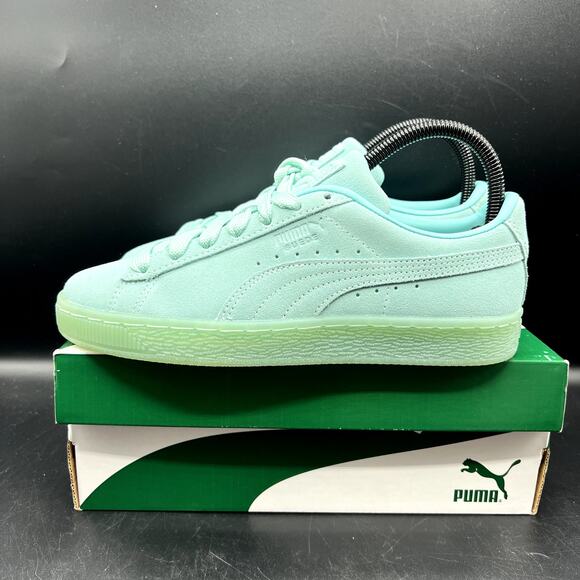 NEW Puma Suede Classic Mono Iced Women’s Sneakers Size 6 381588-01 - Picture 2 of 9
